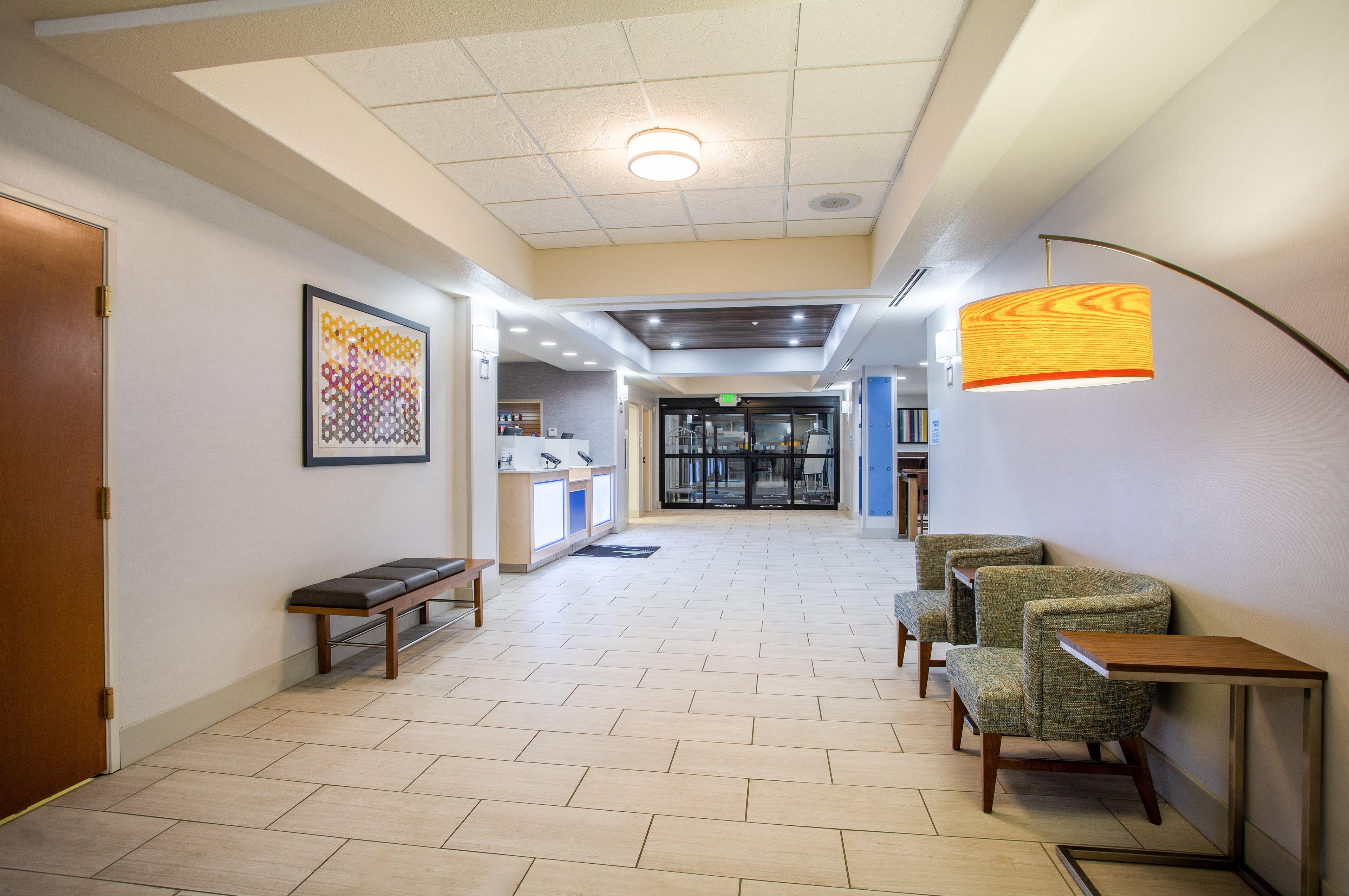 Holiday Inn Express Hotel & Suites Lewisburg By Ihg Extérieur photo